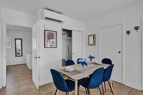 Waves on Desoto 1 bed Pool View 6