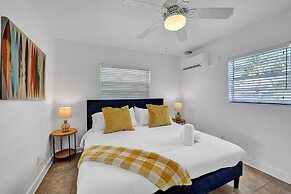 Waves on Desoto 1 bed Pool View 6