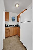 Waves on Desoto Beautiful Studio