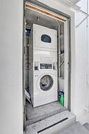 Waves on Desoto Beautiful Studio