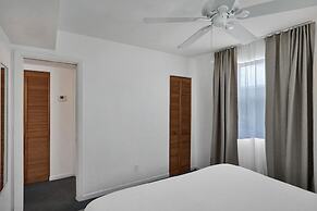 Marine Villas 8 in Hollywood