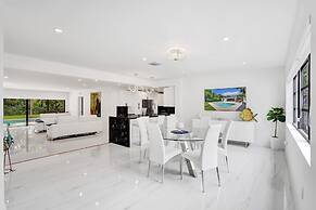 Hibiscus House in Fort Lauderdale