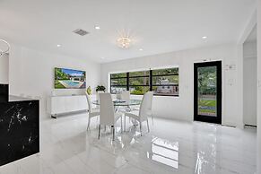 Hibiscus House in Fort Lauderdale