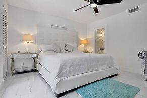 Hibiscus House in Fort Lauderdale