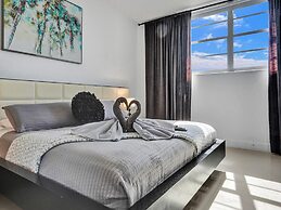 Tides N-11g in Hollywood