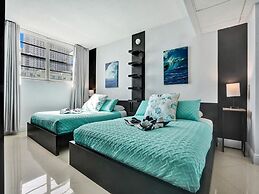 Tides N-11g in Hollywood