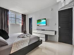 Tides N-11g in Hollywood