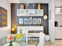 Tides N-11g in Hollywood