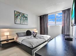 Tides N-11g in Hollywood