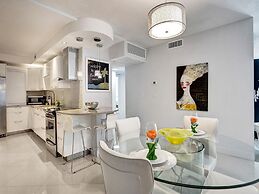 Tides N-11g in Hollywood