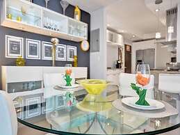 Tides N-11g in Hollywood