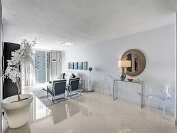 Tides N-11g in Hollywood