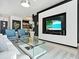 Tides N-11g in Hollywood