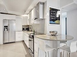 Tides N-11g in Hollywood