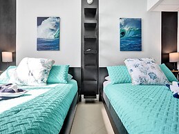 Tides N-11g in Hollywood