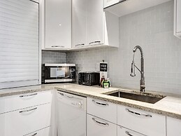 Tides N-11g in Hollywood