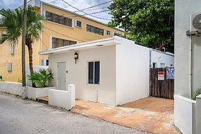 Casa Roselle 3 in Hollywood