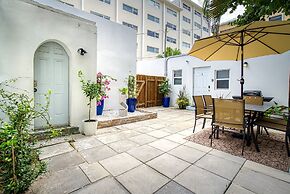 Casa Roselle 3 in Hollywood