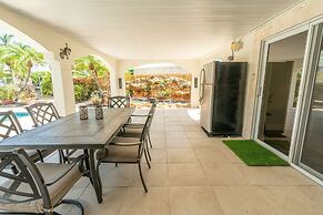 The Aqua Villa in Hollywood