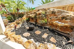 The Aqua Villa in Hollywood