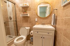 The Aqua Villa in Hollywood