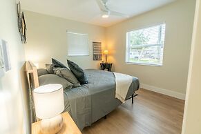 The Aqua Villa in Hollywood