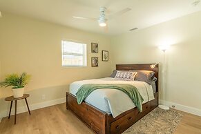 The Aqua Villa in Hollywood