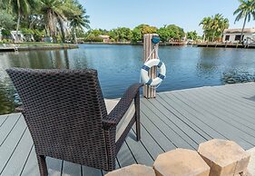 The Aqua Villa in Hollywood