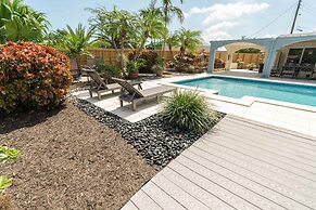 The Aqua Villa in Hollywood