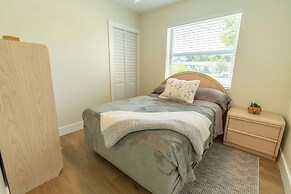 The Aqua Villa in Hollywood