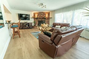 The Aqua Villa in Hollywood