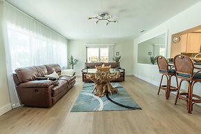 The Aqua Villa in Hollywood