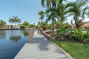 The Aqua Villa in Hollywood