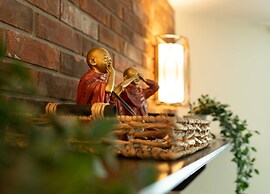 The Aqua Villa in Hollywood