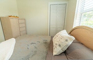 The Aqua Villa in Hollywood