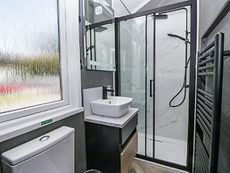 Dubs Luxury Family Pod