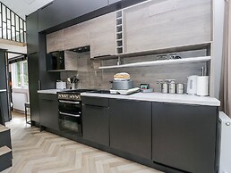 Dubs Luxury Family Pod