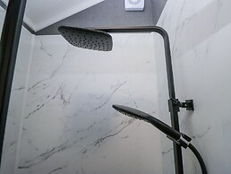 Dubs Luxury Family Pod