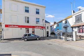 City Chic Townhouse By My Getaways