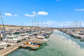 On the Water 6 With Free Parking By My Getaways