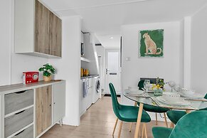 On the Water 6 With Free Parking By My Getaways