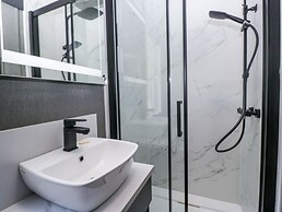 Sail Luxury Family Pod