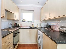 98 Waterside Park