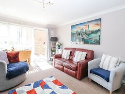 98 Waterside Park