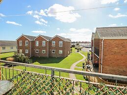 98 Waterside Park
