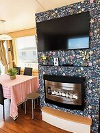 Caravan Meg Sleeps 6 With Free Parking