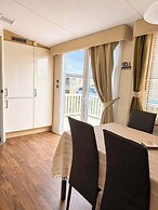 Caravan Meg Sleeps 6 With Free Parking