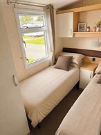 Caravan Meg Sleeps 6 With Free Parking