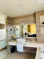 Luxury Oceanline Apartment-Shaza
