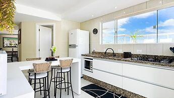 Cobertura com Piscina na praia de Bombas